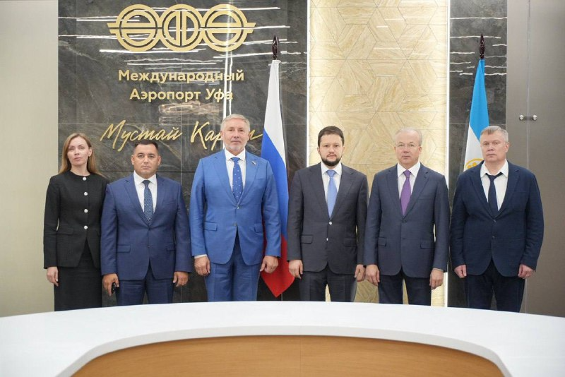Фото с Ядровым 1.png