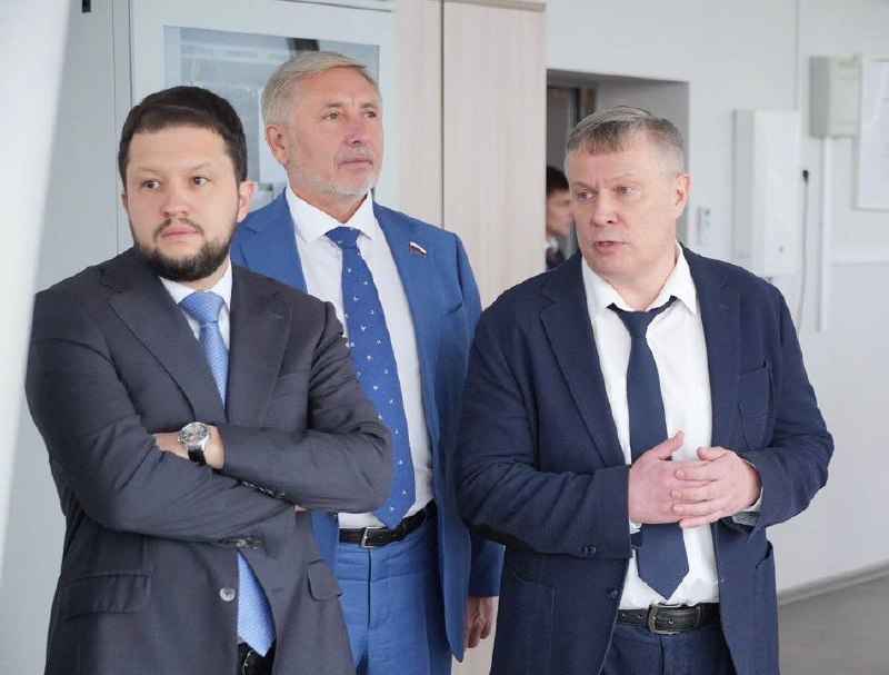 Фото с Ядровым3.jpg